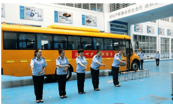 車(chē)休人不休 東港校車(chē)開(kāi)展照管員暑期“比武練兵”