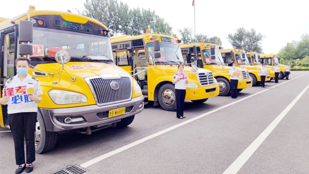 溫情守護十一載 愛心送考再啟航 溫情守護十一載 愛心送考再啟航