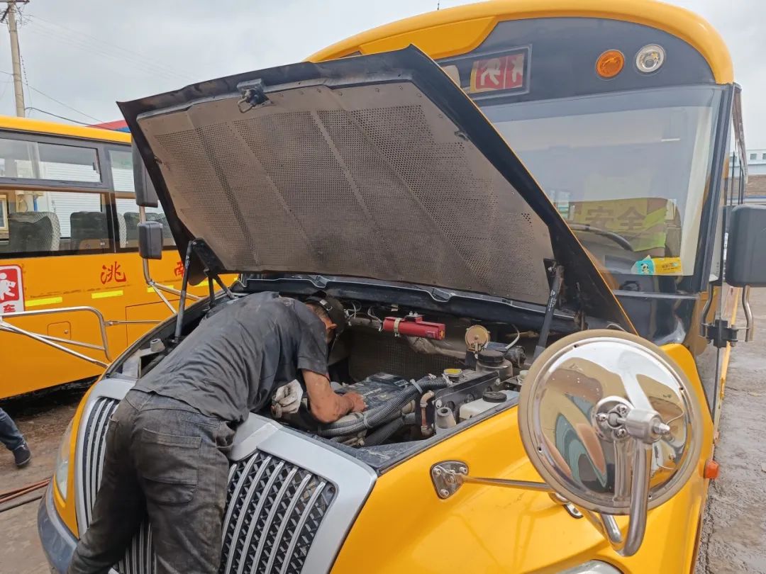 洮南客運(yùn)公司-校車保養(yǎng)維護(hù)月/ 圖片