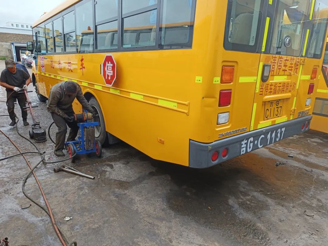 洮南客運(yùn)公司-校車保養(yǎng)維護(hù)月/ 圖片