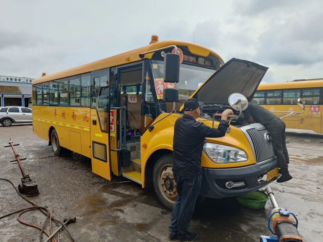 洮南客運(yùn)公司-校車保養(yǎng)維護(hù)月/ 圖片