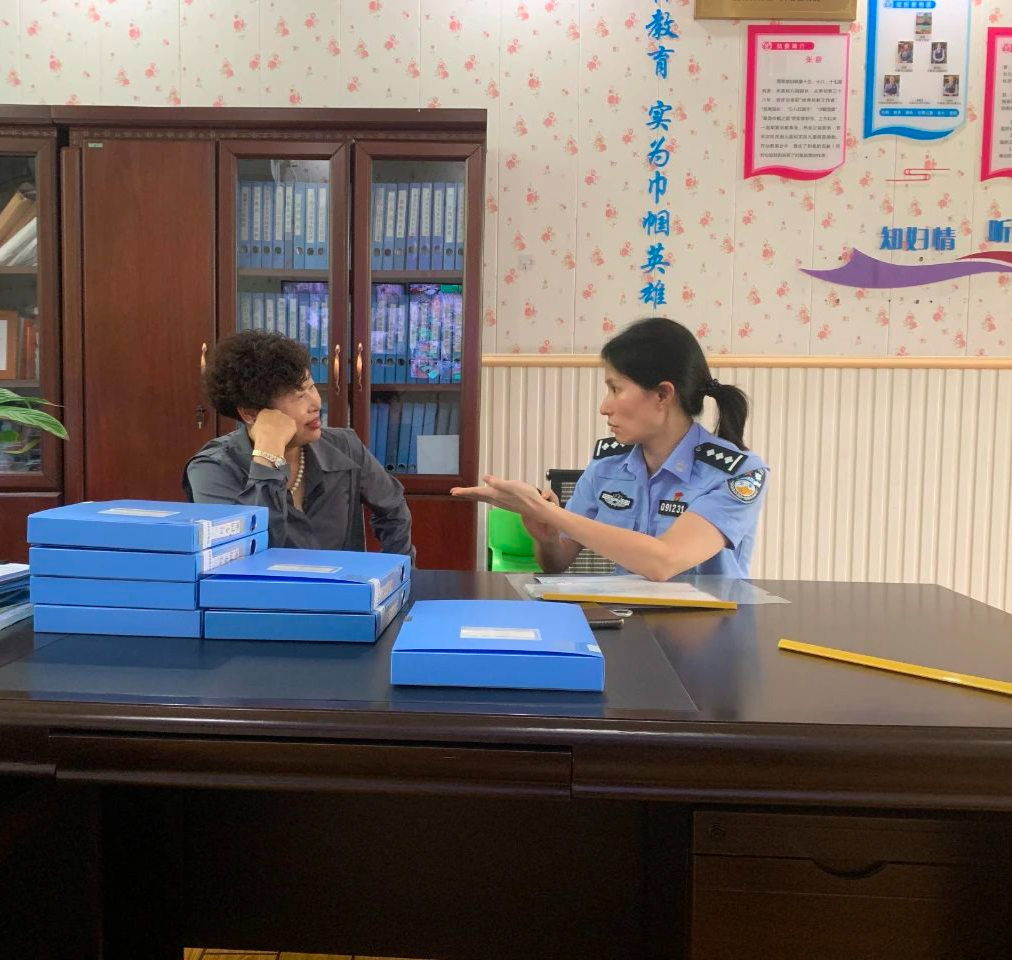 織密學生交通安全防護網，潮南交警加強校車安全檢查和校車司機安全宣傳教育