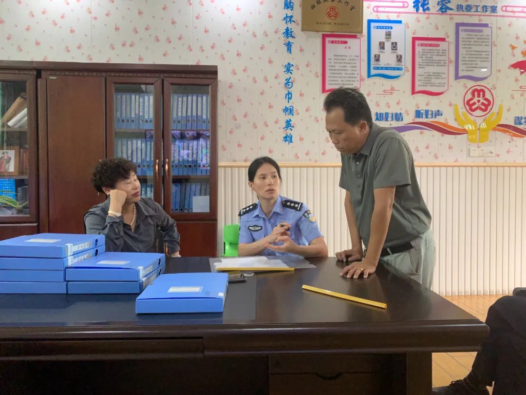 織密學生交通安全防護網，潮南交警加強校車安全檢查和校車司機安全宣傳教育