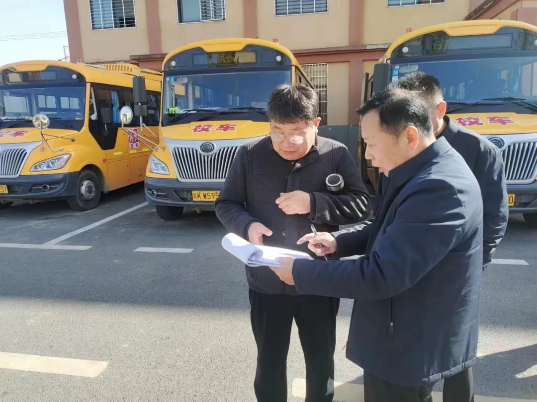 為愛護航 平安校車伴我行——許堂鄉(xiāng)開展2023年冬季校車安全專項檢查 圖片