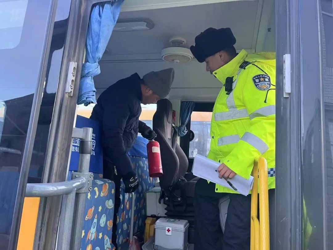 開展校車安全大檢查,擰緊校車出行“安全閥” 圖片