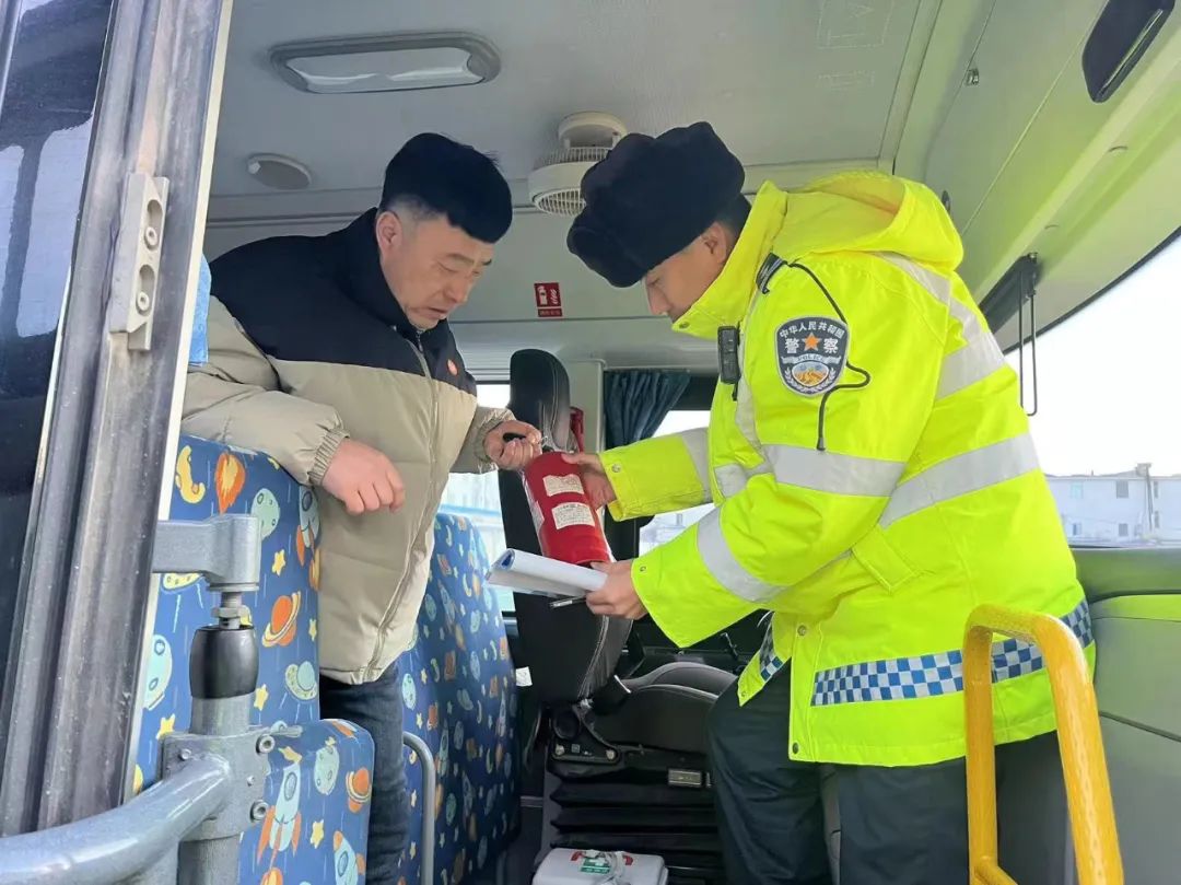 開展校車安全大檢查,擰緊校車出行“安全閥” 圖片