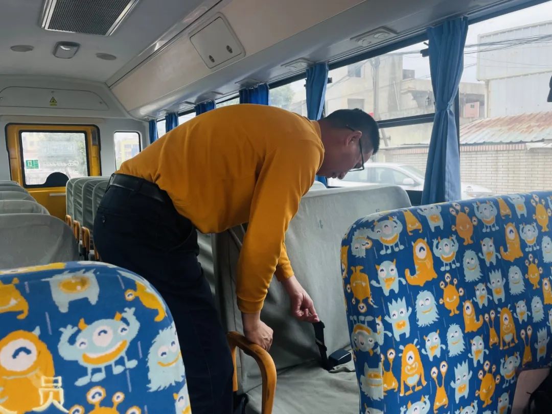 為愛護航，平安校車伴我行 ——方點圓幼兒園校車安全演練