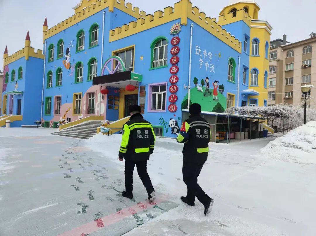 護(hù)航開學(xué)季|強(qiáng)化校車安全“大檢查”,擰緊校車出行“安全閥” 圖片