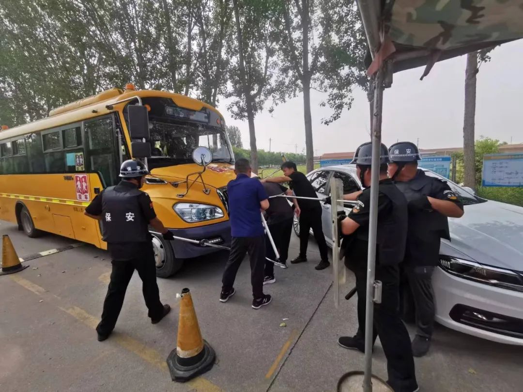 以演筑防,安全“童”行丨凱際校車開啟消防交通預案應急演練 圖片