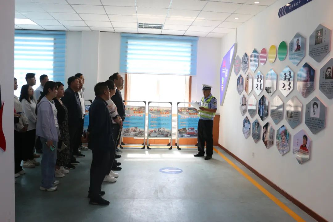 【暑期交通安全宣傳】陣地宣傳︱校車駕駛員交通安全教育培訓(xùn),讓校車“跑”的更安全! 圖片