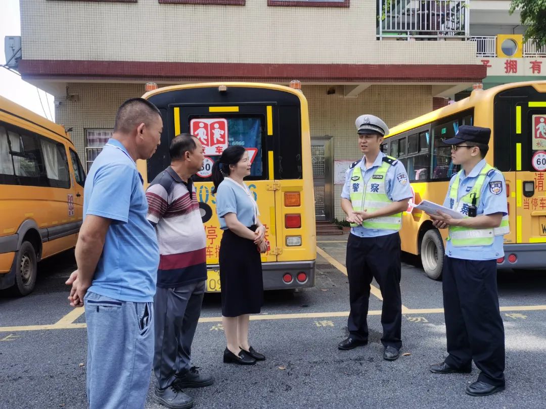 云安:強化校車安全“大檢查” 擰緊校車出行“安全閥” 圖片