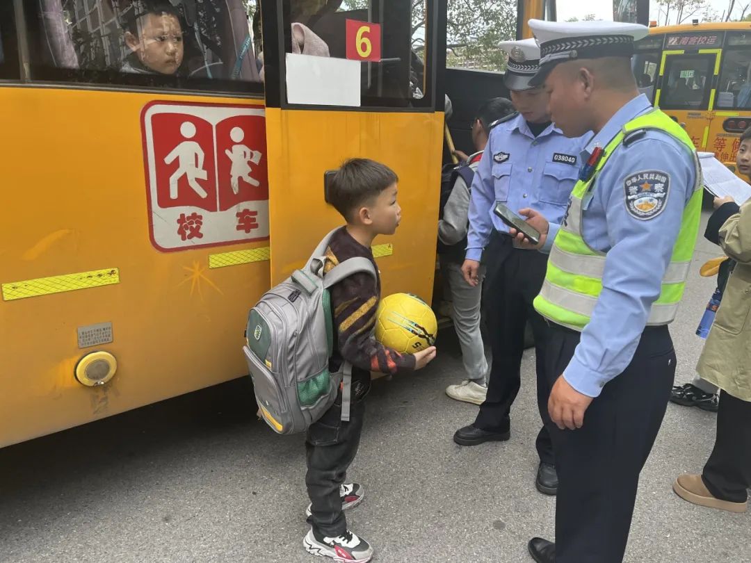 【小手拉大手】護學路上筑防線 校車檢查是關鍵