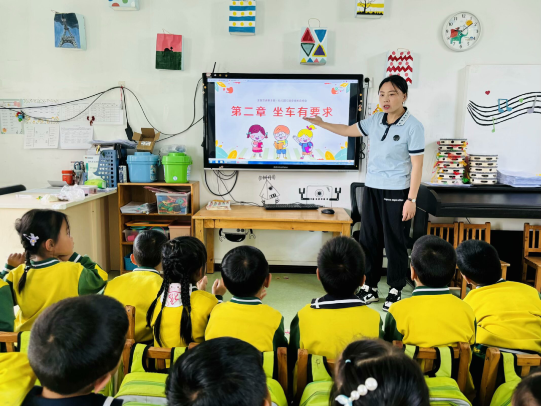 【安全保健】團(tuán)風(fēng)縣思源幼兒園——校車安全應(yīng)急疏散演練活動(dòng)