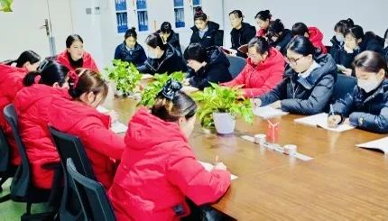 安全“童”行 快樂出發——北大新世紀幼兒園校車安全演練活動 圖片