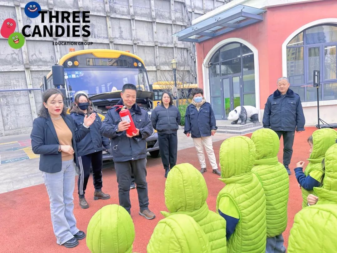 【校園安全】安全乘車，平安“童”行——三顆糖御景新苑幼兒園校車安全應急演練