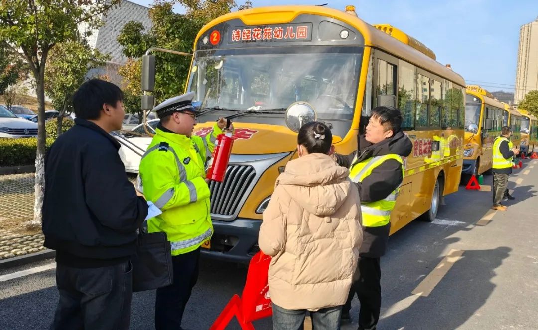 一線警務(wù) | 校車安全大檢查 擰緊出行“安全閥” IMG_00180.jpg