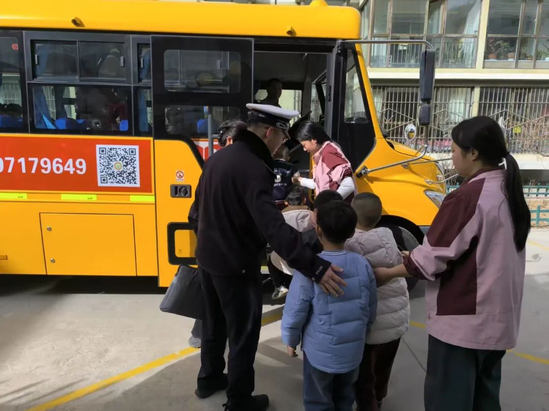 【暢行法宣】西寧交警深入幼兒園開展交通安全檢查 圖片