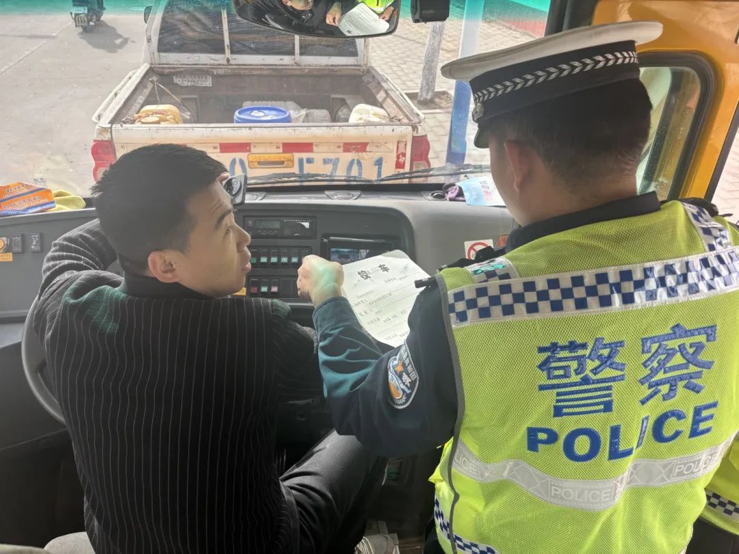 春季攻防宣丨校車安全“大檢查” 筑牢學(xué)生“安全路” 圖片