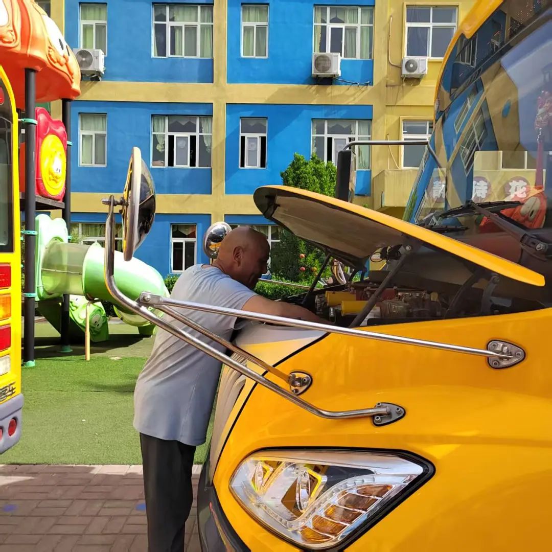 【校園安全】與“愛”同路 安全“童”行——新安縣第四實驗幼兒園校車安全演練活動