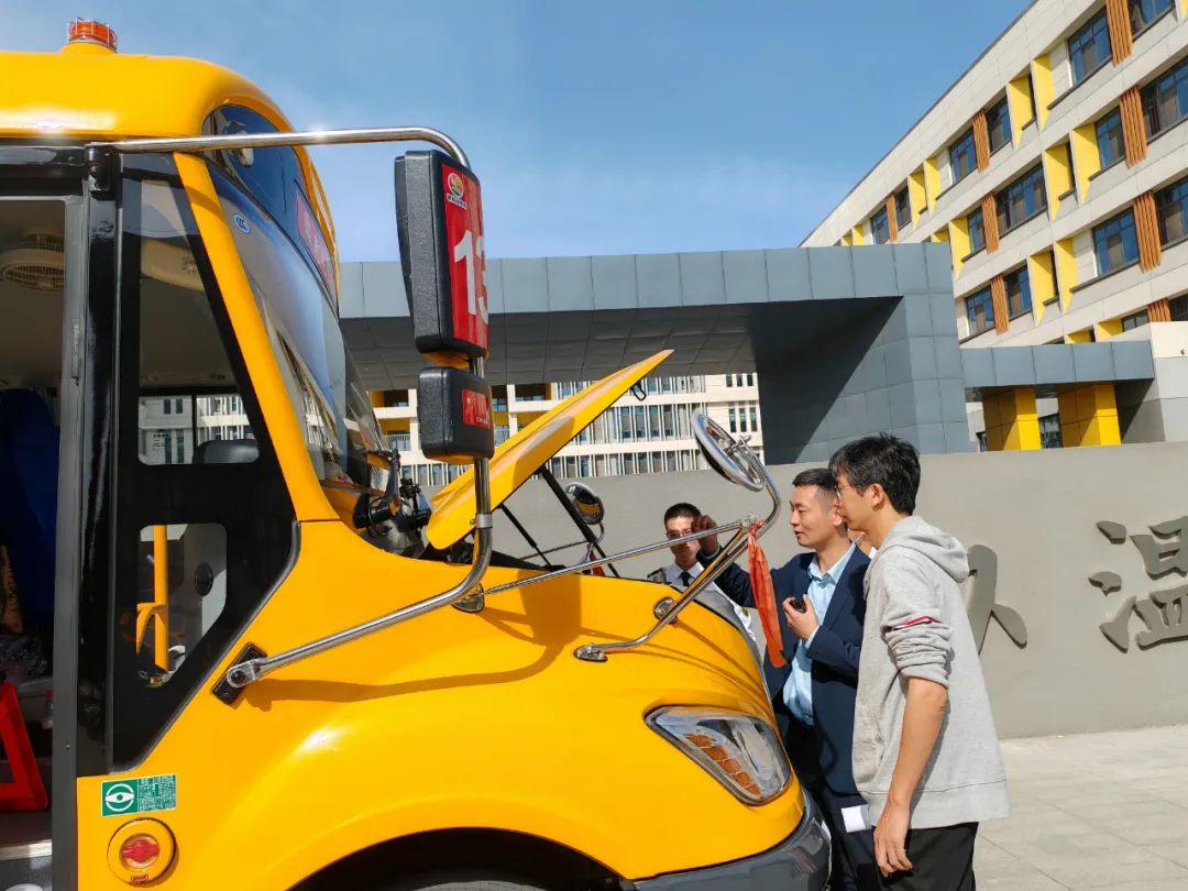 河北電視臺(tái)聚焦:新起點(diǎn)校車安全領(lǐng)航,家長(zhǎng)安心優(yōu)選 圖片