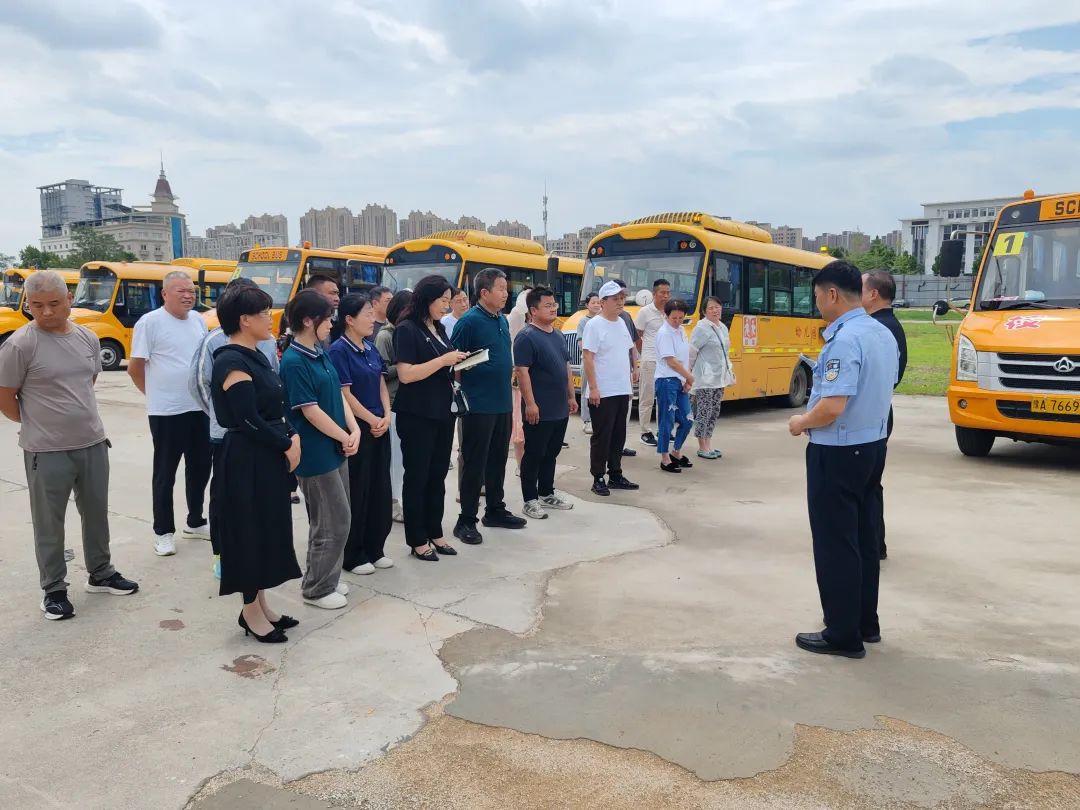 交通秩序暢通服務(wù)大提升夏季行動丨學(xué)生放暑假 交通安全不放假 交通秩序暢通服務(wù)大提升夏季行動丨學(xué)生放暑假 交通安全不放假