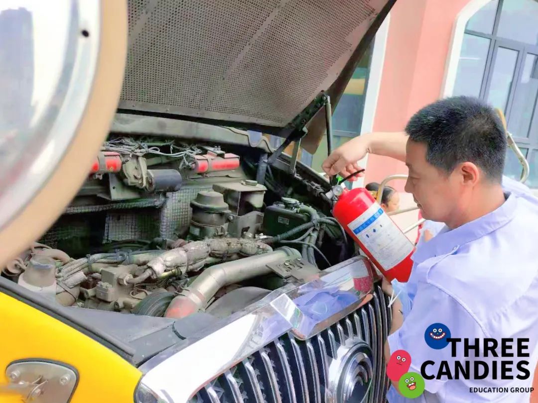 【校園安全】安全乘校車，平安伴我行——三顆糖御景新苑幼兒園校車安全應急演練