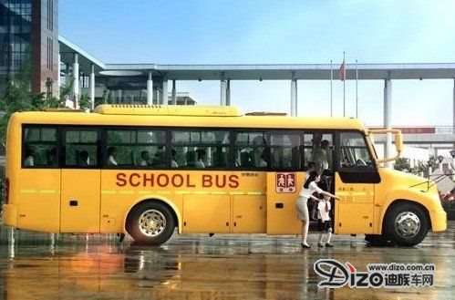 新校車標準之爭落幕 有望三月正式實施 新校車標準之爭落幕 有望三月正式實施