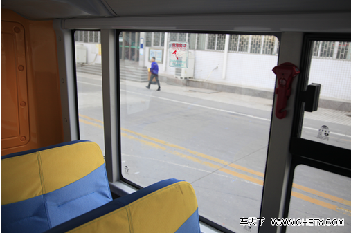 孩子安全大過天 深入體驗宇通“小飛俠”校車 孩子安全大過天 深入體驗宇通“小飛俠”校車