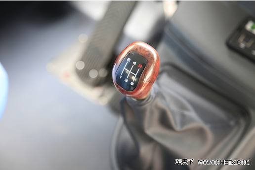 孩子安全大過天 深入體驗宇通“小飛俠”校車 孩子安全大過天 深入體驗宇通“小飛俠”校車