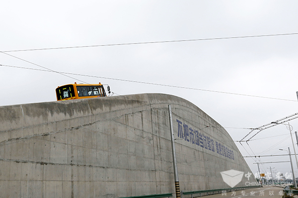 從宇通校車直播看到的行業現狀和未來