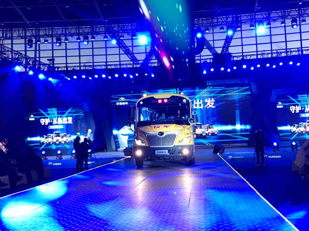 再樹校車安全智能新標桿 宇通第三代校車重磅發布