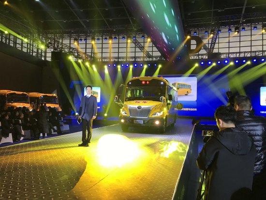 再樹校車安全智能新標桿 宇通第三代校車重磅發布