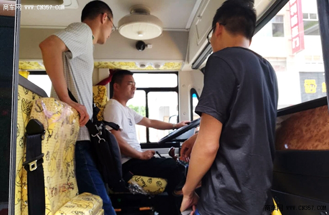 肩負愛與責任,相伴快樂成長——安凱校車公益行在路上 肩負愛與責任,相伴快樂成長——安凱校車公益行在路上