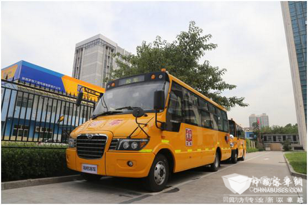 影響中國客車業(yè) | 2018年度“安全無憂校車”之星品評(píng) 影響中國客車業(yè) | 2018年度“安全無憂校車”之星品評(píng)