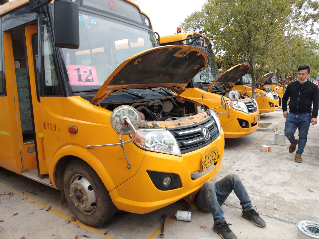 江永縣允山中學校車“體檢”迎開學 QQ??20200302191717.jpg