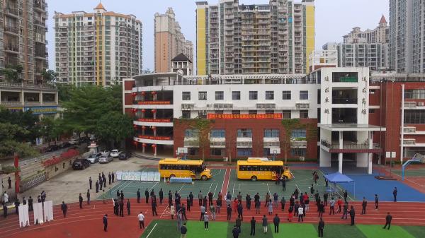 惠州教育系統防疫校車安全應急演練在北師大惠州附屬學校舉行/ 校車安全應急演練現場