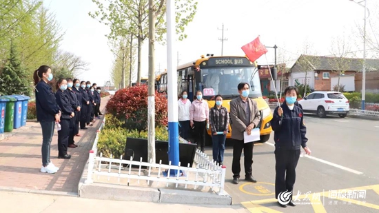 迎復學“大考”!新東港校車公司開展開學前疫情防控應急演練 迎復學“大考”!新東港校車公司開展開學前疫情防控應急演練