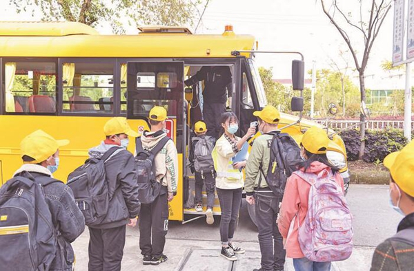 不一樣的開(kāi)學(xué)季,更安心的上學(xué)路!長(zhǎng)鼻子校車(chē)為學(xué)生安全復(fù)學(xué)加碼~ 不一樣的開(kāi)學(xué)季,更安心的上學(xué)路!長(zhǎng)鼻子校車(chē)為學(xué)生安全復(fù)學(xué)加碼~