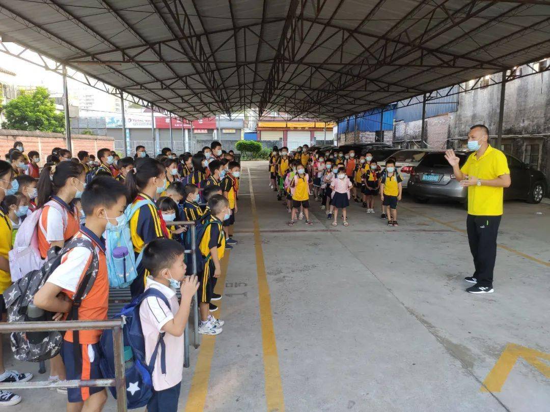 校車安全行 學生平安達