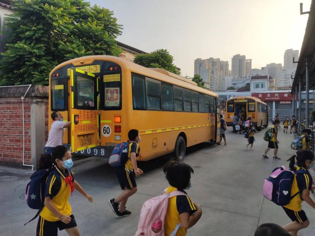 校車安全行 學生平安達