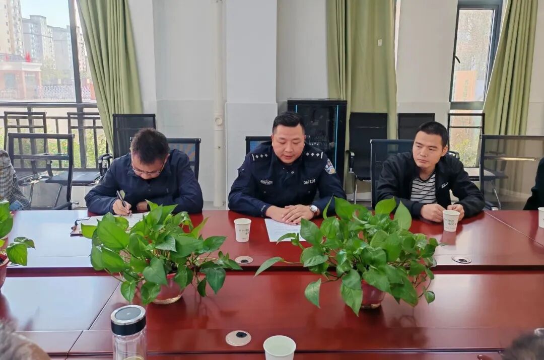 【玉桂校區(qū)】平安護(hù)航，筑牢安全防線！校車安全工作會(huì)暨駕駛員、照管員順利召開