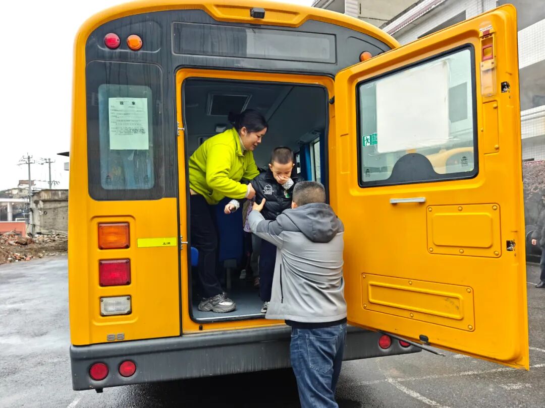 【校車安全】安全“童”行--仁懷市城北幼兒園開展校車消防安全演練活動