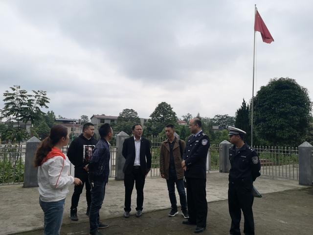 思南縣部門聯(lián)動(dòng)開展校車運(yùn)營(yíng)專項(xiàng)整治行動(dòng)/ 思南縣部門聯(lián)動(dòng)開展校車運(yùn)營(yíng)專項(xiàng)整治行動(dòng)