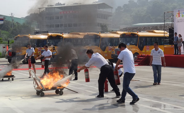 康馳推定制校車 探索校車運營公交化路線
