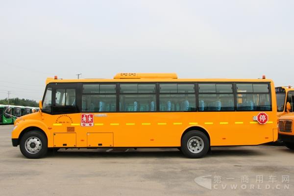 寧夏為校車安全管理套上“緊箍咒 中通十米“長鼻子”專用校車.jpg