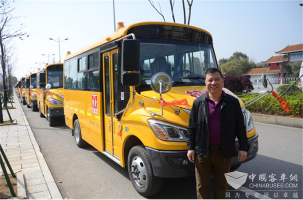 湖南省長沙市“雷鋒校車”模式解析