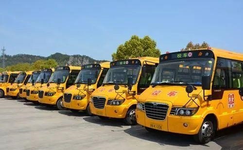 校車(chē)運(yùn)營(yíng)難，未來(lái)發(fā)展離不開(kāi)政府的大力扶持